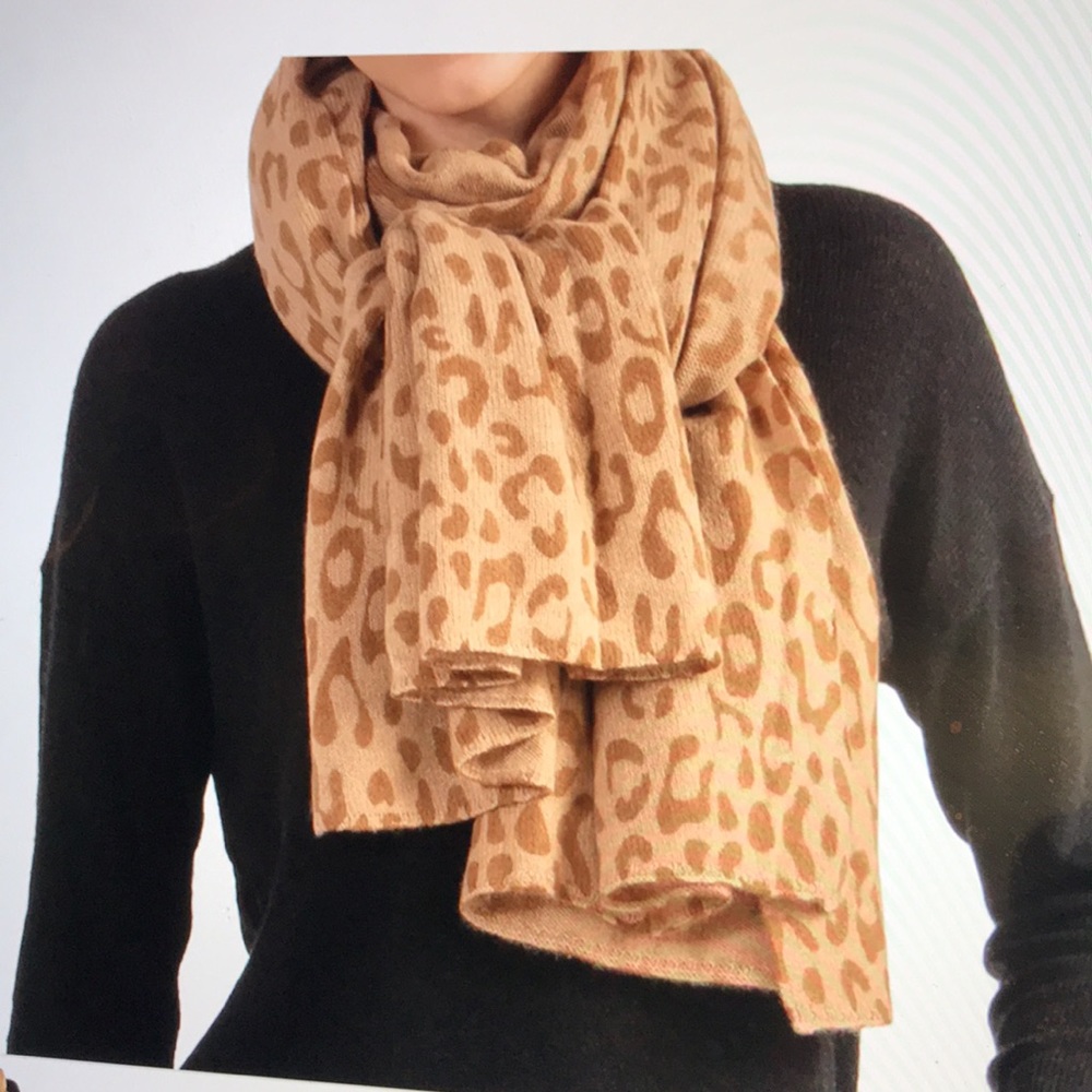 NWT Amicale Leopard Print 100% Cashmere Scarf 26"W x 78"L Rectangle